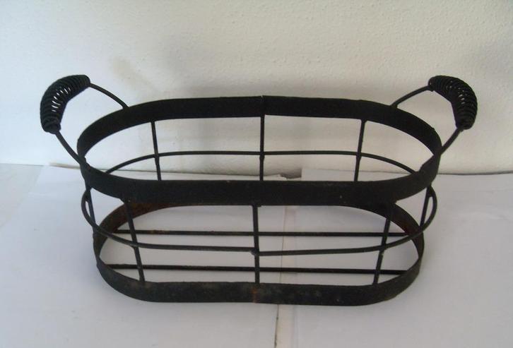 Brocante rekje / industrieel mandje / zwart metaal, Huis en Inrichting, Woonaccessoires | Schalen en Manden, Zo goed als nieuw