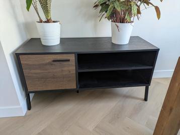 Tv meubel dressoir kast beschikbaar voor biedingen