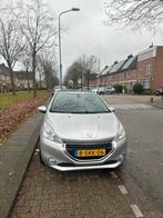 Peugeot 208 1.2 VTI 60KW/82PK 5-D 2013 Grijs, Auto's, Voorwielaandrijving, 1199 cc, Origineel Nederlands, Handgeschakeld