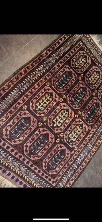 Handgeknoopt Oosters wollen tapijt – vintage beschikbaar voor biedingen