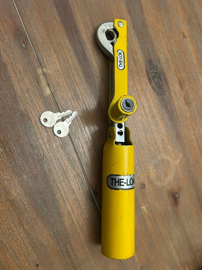 2 sleutels Antidiefstal slot voor schakelpook en handrem, Auto diversen, Ophalen of Verzenden, Zo goed als nieuw