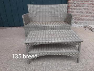 Mooie Wicker Bankstel voor Buiten beschikbaar voor biedingen