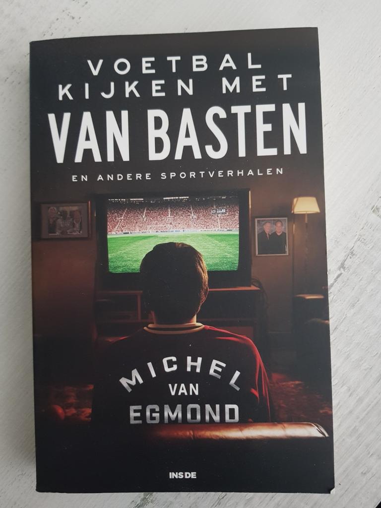 Voetbal kijken met Van Basten, Ophalen of Verzenden, Zo goed als nieuw, Balsport