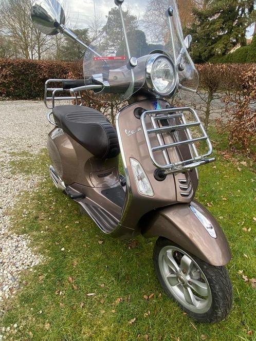 Vespa primavera 1e eigenaar, Fietsen en Brommers, Scooters | Vespa, Zo goed als nieuw, Overige modellen, Maximaal 45 km/u, Benzine