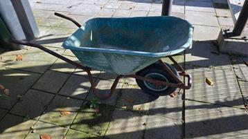 Kruiwagen - Goede band, waterdichte bak beschikbaar voor biedingen