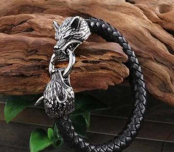 Leren armband.  beschikbaar voor biedingen