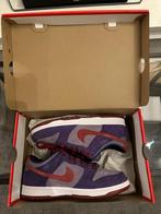 Nike dunk low plum 42,5, Kleding | Heren, Schoenen, Ophalen of Verzenden, Nieuw, Overige kleuren