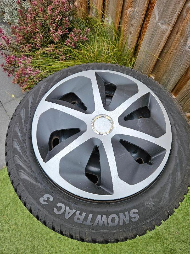 Winterbanden Ford Fietsta 2014 Vredestein Snowtrac 3, Auto-onderdelen, Banden en Velgen, Banden en Velgen, Winterbanden, 15 inch
