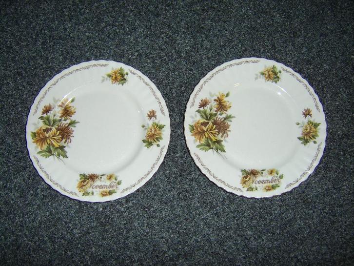 Bouquet of the mounth series Bone China Golden Crown E&R, Antiek en Kunst, Antiek | Servies los, Ophalen of Verzenden