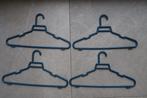 4 Kledinghangers blauw kunststof, Ophalen of Verzenden, Gebruikt, Kunststof, Volwassenen