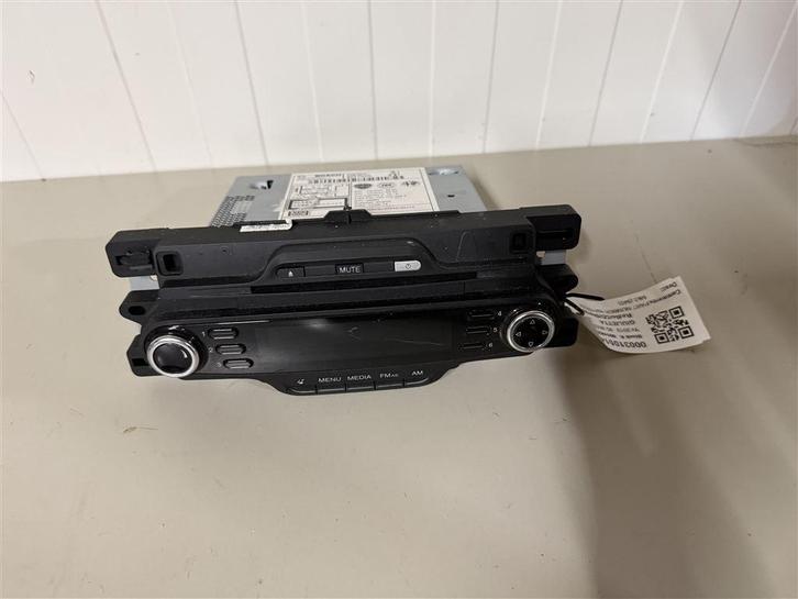 Alfa Romeo Giulietta radio media unit 15610235, Auto diversen, Auto-accessoires, Zo goed als nieuw, Ophalen of Verzenden