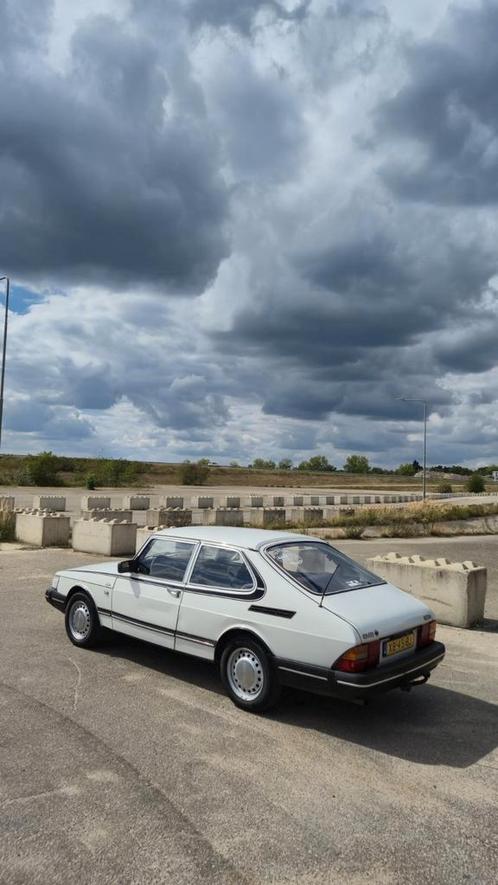 Saab 900c 2.0 8v Carb 1989 Wit, Auto's, Saab, Particulier, Saab 900, Bluetooth, Parkeersensor, Radio, Stoelverwarming, Trekhaak