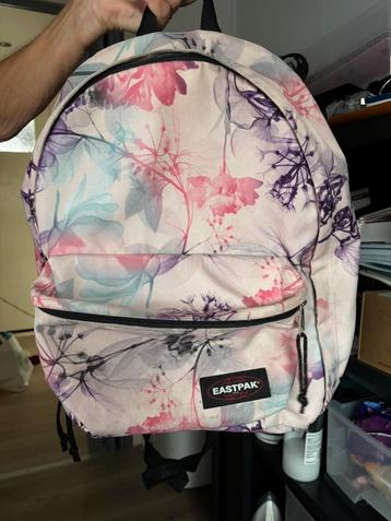 Nette Eastpack schoolrugzak, limited ed, 1/2 jaar gebruikt beschikbaar voor biedingen