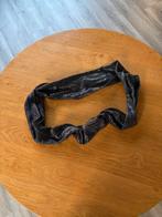 Te koop sjaaltje zwart zilver, Kleding | Dames, Mutsen, Sjaals en Handschoenen, Ophalen of Verzenden, Zo goed als nieuw, Sjaal