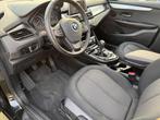 BMW 2-serie Active Tourer 216i Executive PANORAMADAK / NAVIG, Auto's, Voorwielaandrijving, Stof, Gebruikt, Zwart