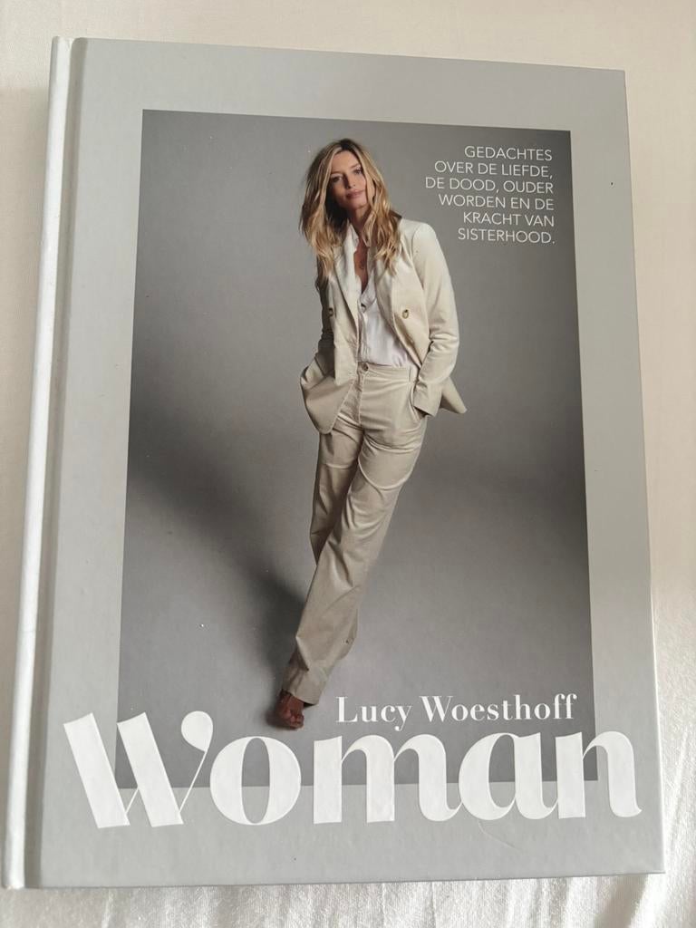 Lucy Woesthoff - Woman, Boeken, Lucy Woesthoff, Ophalen of Verzenden, Zo goed als nieuw, Mode algemeen