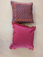 Twee kussens van Enkelart, Huis en Inrichting, Woonaccessoires | Kussens, Ophalen, Nieuw, Overige kleuren, Vierkant