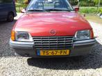 Opel Kadett Club 1,3 NB Sedan, Auto's, Te koop, Grijs, Kadett, Benzine