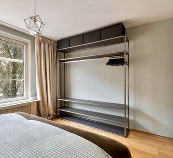 Design Kledingkast / Opbergkast beschikbaar voor biedingen