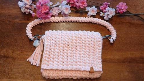 Hand gehaakte tas Bubble gum by AJD, Sieraden, Tassen en Uiterlijk, Tassen | Damestassen, Nieuw, Handtas, Roze, Ophalen of Verzenden