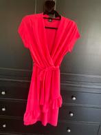Prachtig jurkje maat M in mooie kleur rood, Ophalen of Verzenden, Zo goed als nieuw, Rood, Knielengte