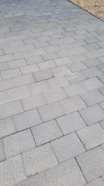 Antraciet strakstones 21x28x7 +- 16m³  beschikbaar voor biedingen