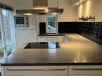 Bruynzeel keuken met dik stenen/composiet blad in U vorm, Huis en Inrichting, Keuken | Complete keukens, Hoogglans of Gelakt, U-keuken