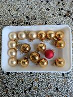 Goudkleurige kleine kerstballen 16 stuks plus 1 rode., Ophalen of Verzenden, Gebruikt
