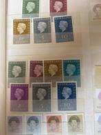 Juliana guldenwaarde postfris en beatrix, Postzegels en Munten, Postzegels | Nederland, Ophalen of Verzenden, Na 1940, Postfris