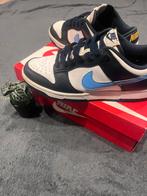 Nike Dunk Low Zwart/Wit/Blauw Maat 41, Kleding | Heren, Schoenen, Ophalen of Verzenden, Zo goed als nieuw, Zwart, Sneakers of Gympen