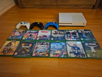 Xbox One S + Games & Controllers! beschikbaar voor biedingen