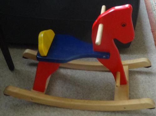KLEURIG HOBBELPAARD * CLOWNTJE * BLOKKEN * AUTO *Hout *, Kinderen en Baby's, Speelgoed | Houten speelgoed, Zo goed als nieuw, Rij- of Hobbelspeelgoed