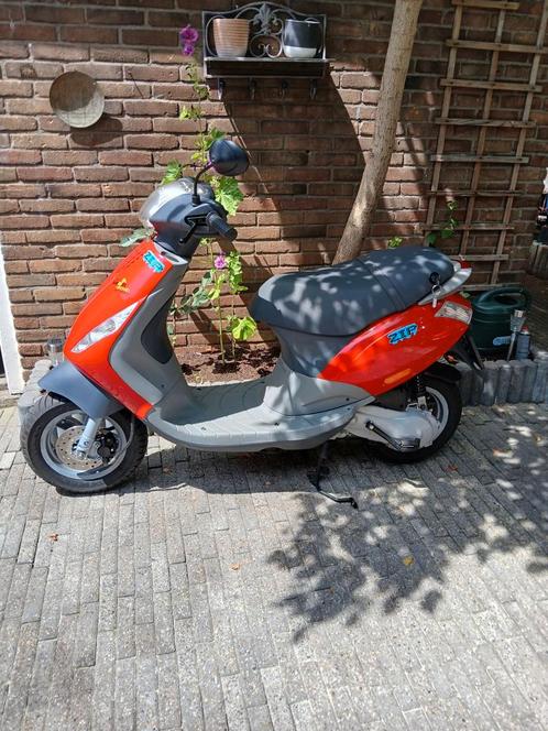 Piaggio zip 2000 50cc 2t nieuwstaat duits, Fietsen en Brommers, Scooters | Piaggio, Ophalen