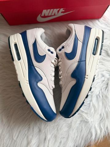 Nike Air Max 1 paars wit purple white EU 43 airmax one beschikbaar voor biedingen