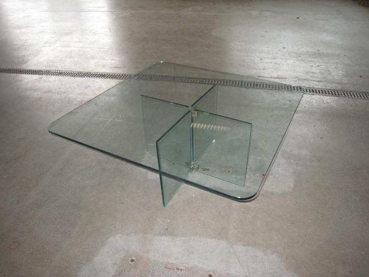 Glazen salontafel met kruisvoet, Huis en Inrichting, Tafels | Salontafels, Gebruikt
