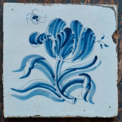 Tegel. Tulp. Ca 1700.     13/13 cm., Antiek en Kunst, Antiek | Wandborden en Tegels, Ophalen