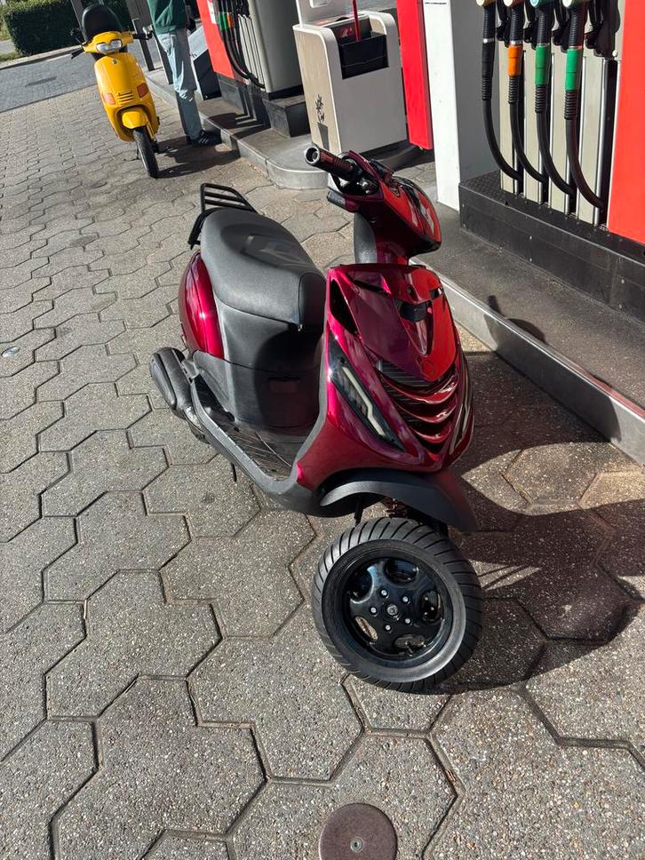 Piaggio Zip 125lc 2t (150cc), Fietsen en Brommers, Scooters | Piaggio, Zo goed als nieuw, Zip, Tweetakt, Ophalen