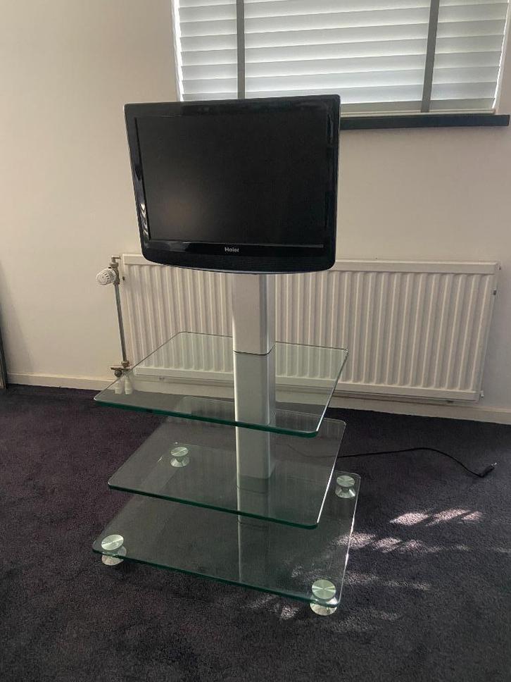 Glas / aluminium TV meubel standaard design, Huis en Inrichting, Kasten | Televisiemeubels, Zo goed als nieuw, Minder dan 100 cm