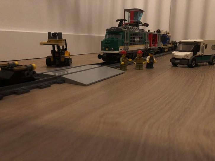 Lego 60198 vrachttrein + rails, Kinderen en Baby's, Speelgoed | Duplo en Lego, Zo goed als nieuw, Lego, Complete set, Ophalen of Verzenden