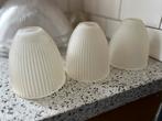 3 Glazen Lampenkappen Ribbelglas Mat, Huis en Inrichting, Lampen | Lampenkappen, Ophalen, Gebruikt, Wit, Rond