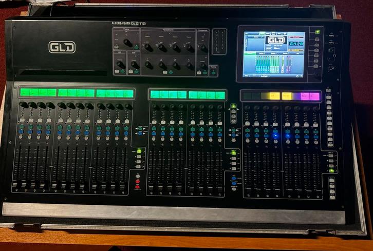 Allen&Heath GLD 112 mengpaneel met DANTE en flightcase, Muziek en Instrumenten, Mengpanelen, Gebruikt, 20 kanalen of meer, Microfooningang