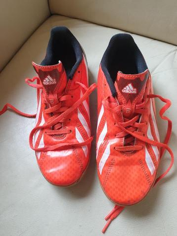 Sportschoenen, zaalvoetbalschoenen - Adidas - F10 = maat 38 beschikbaar voor biedingen