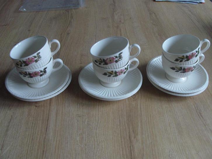 Wedgwood kopjes briar rose, Huis en Inrichting, Keuken | Servies, Zo goed als nieuw, Kop(pen) en/of Schotel(s), Wedgwood, Porselein