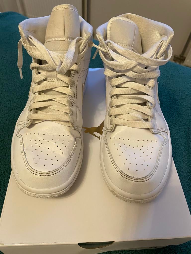 Nike Air Jordan 1 MID - Maat 40, Kleding | Heren, Schoenen, Ophalen of Verzenden, Zo goed als nieuw, Wit, Sneakers of Gympen