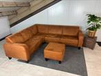 GRATIS LEVERING Cognac Hoekbank + poef 260x230 GEREINIGD, Huis en Inrichting, Banken | Bankstellen, 250 tot 300 cm, Stof, Hoekbank