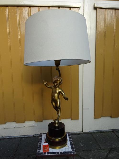 Zwevend goud kindje engeltje dressoir vloerlamp schemerlamp, Huis en Inrichting, Lampen | Tafellampen, Zo goed als nieuw, 50 tot 75 cm