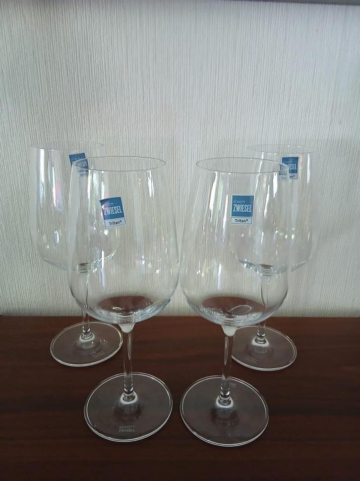 4x Schott Zwiesel Tritan rode wijnglazen te koop, Huis en Inrichting, Keuken | Servies, Zo goed als nieuw, Glas of Glazen, Effen