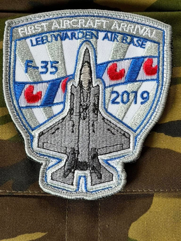 Eerste F35 Vliegbasis Leeuwarden 2019, Verzamelen, Ophalen of Verzenden, Nieuw, Patch, Badge of Embleem