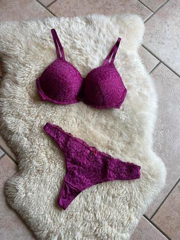 Zgan! Mooie roze hunkemuller set  push up Bh70D en string S beschikbaar voor biedingen