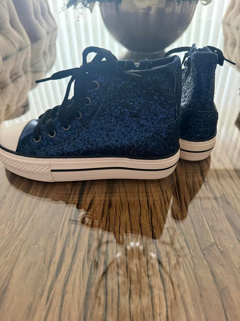Nieuwe donkerblauwe glitter sneakers maat 34, Ophalen of Verzenden, Nieuw, Meisje, Schoenen